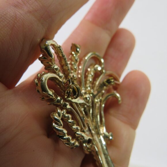 Vintage Gold Floral Bouquet w clear rhinestones (wheat) metal Brooch Lapel Pin - Picture 8 of 8